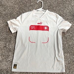 Puma Men's White and Red Graphic Jersey